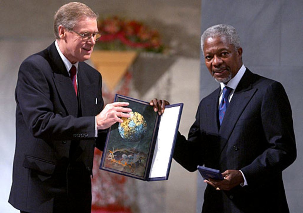 Kofi Annan receiving his Nobel Peace Prize