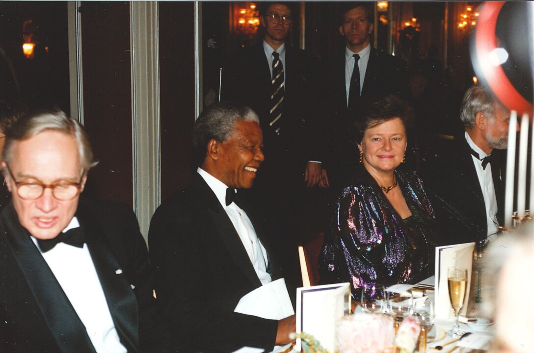 Nelson Mandela with Gro Harlem Brundtland at banquet