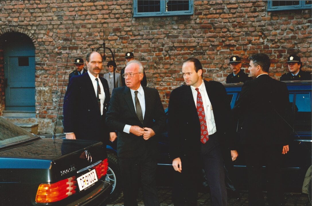Yitzhak Rabin arriving to the award ceremony