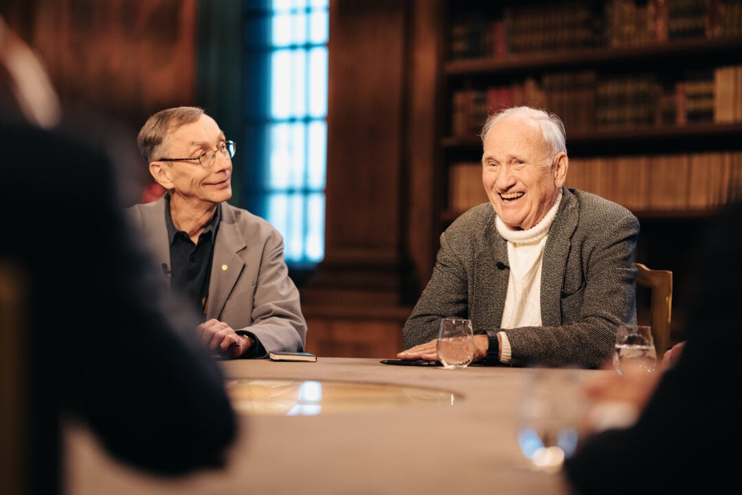 Svante Pääbo and John Clauser during the recording of 'Nobel Minds'