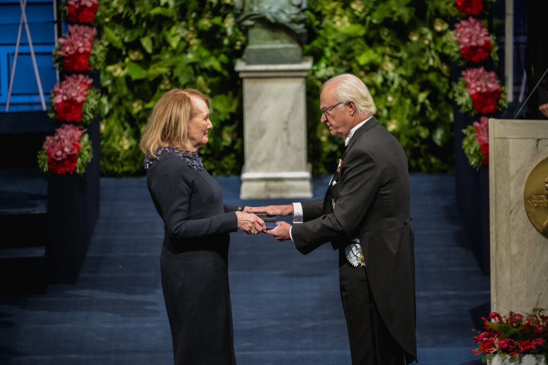 Annie Ernaux receiving her Nobel Prize