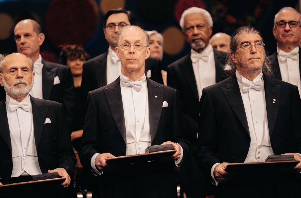 Ben Bernanke, Douglas Diamond and Philip Dybvig at award ceremony