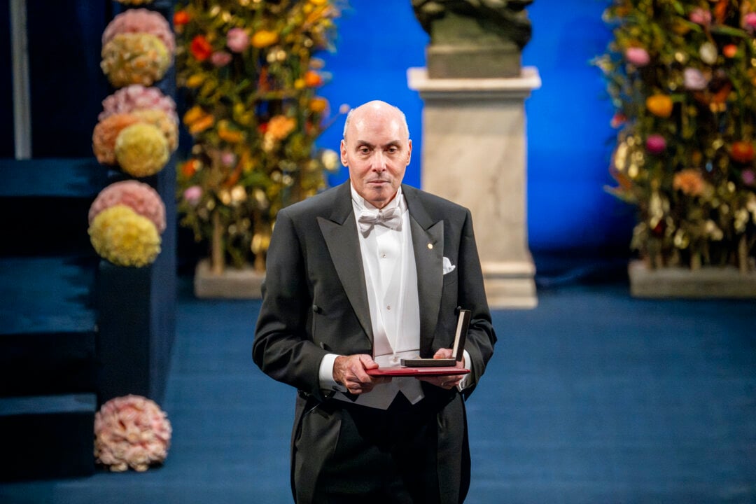 Drew Weissman receiving his Nobel Prize