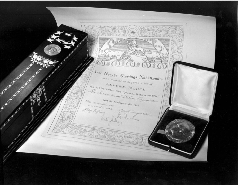 Nobel Peace Prize, 1969 - medal and diploma
