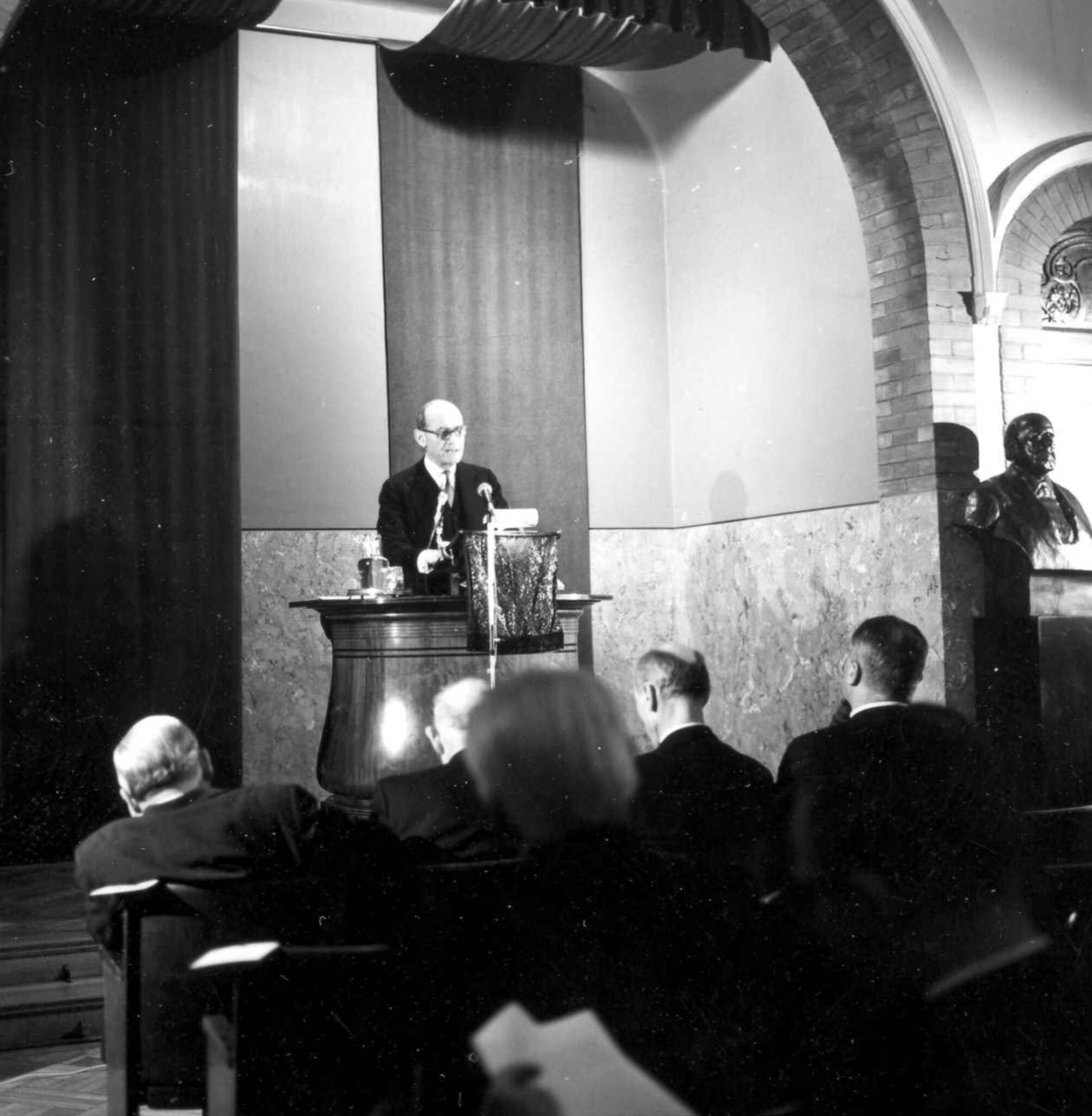 David A. Morse delivering the ILO Nobel Lecture