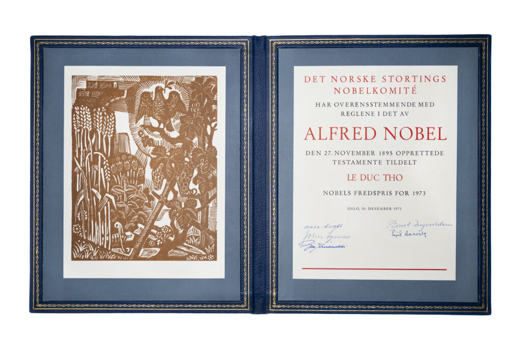 Le Duc Tho – Nobel Diploma - NobelPrize.org