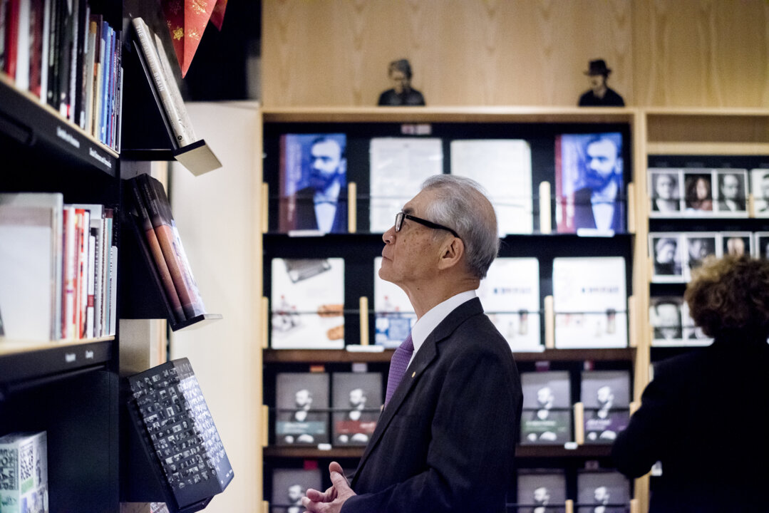 Medicine laureate Tasuku Honjo visiting the Nobel Museum