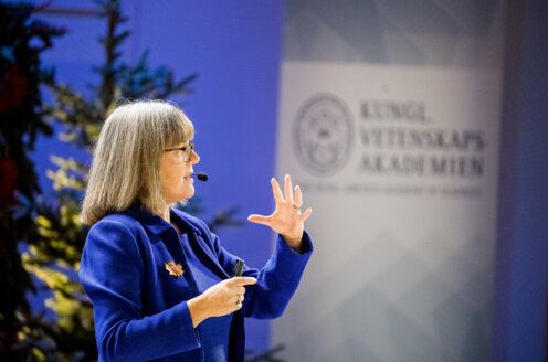 Donna Strickland delivering her Nobel Prize lecture.