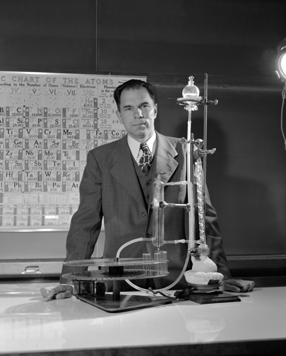 Seaborg in lab