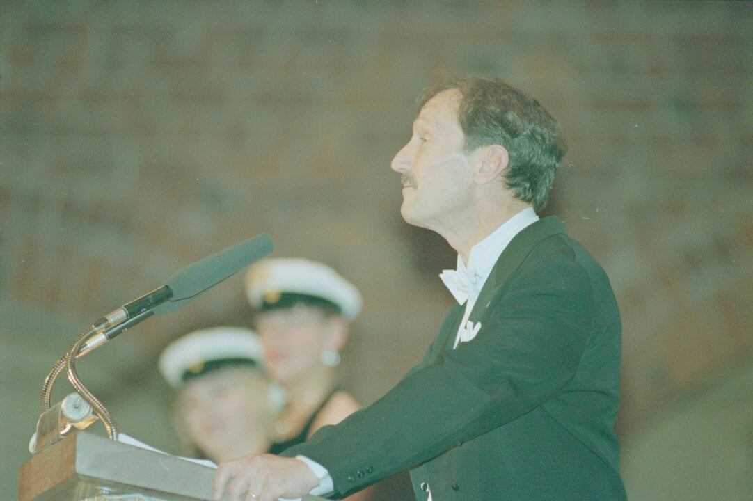 Rolf M. Zinkernagel delivering his speech of thanks