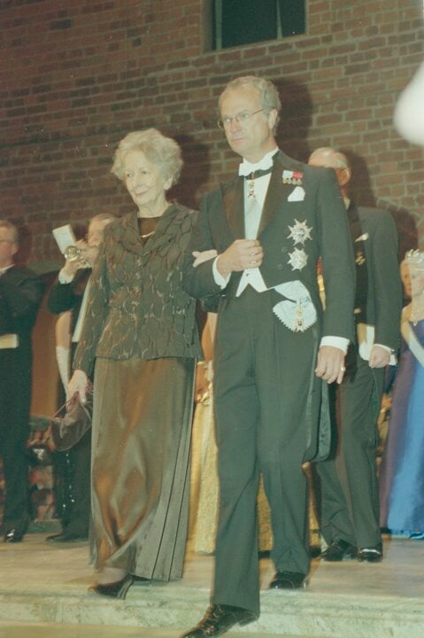 Wislawa Szymborska and King Carl XVI Gustaf of Sweden