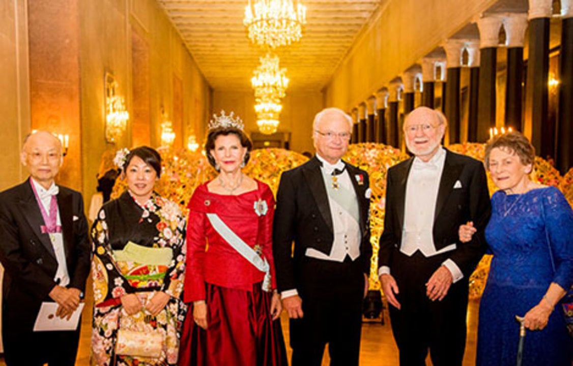 The Swedish Royal Family receives the Laureates and their significant others in the Prince's Gallery. From left: Michiko Kajita, parther of Takaai Kajita, Takaai Kajita, King Carl XVI Gustaf and Queen Silvia of Sweden, Arthur B. McDonald and his wife, Mrs Janet McDonald.