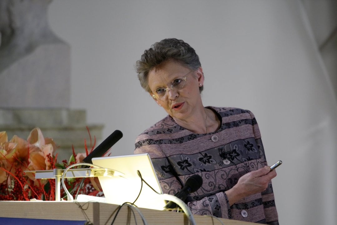 Françoise Barré-Sinoussi delivering her Nobel Lecture