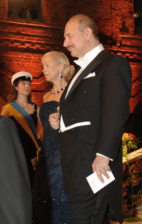 Bruce A. Beutler arrives at the Nobel Banquet accompanied by Psychiatrist Ylwa Westerberg