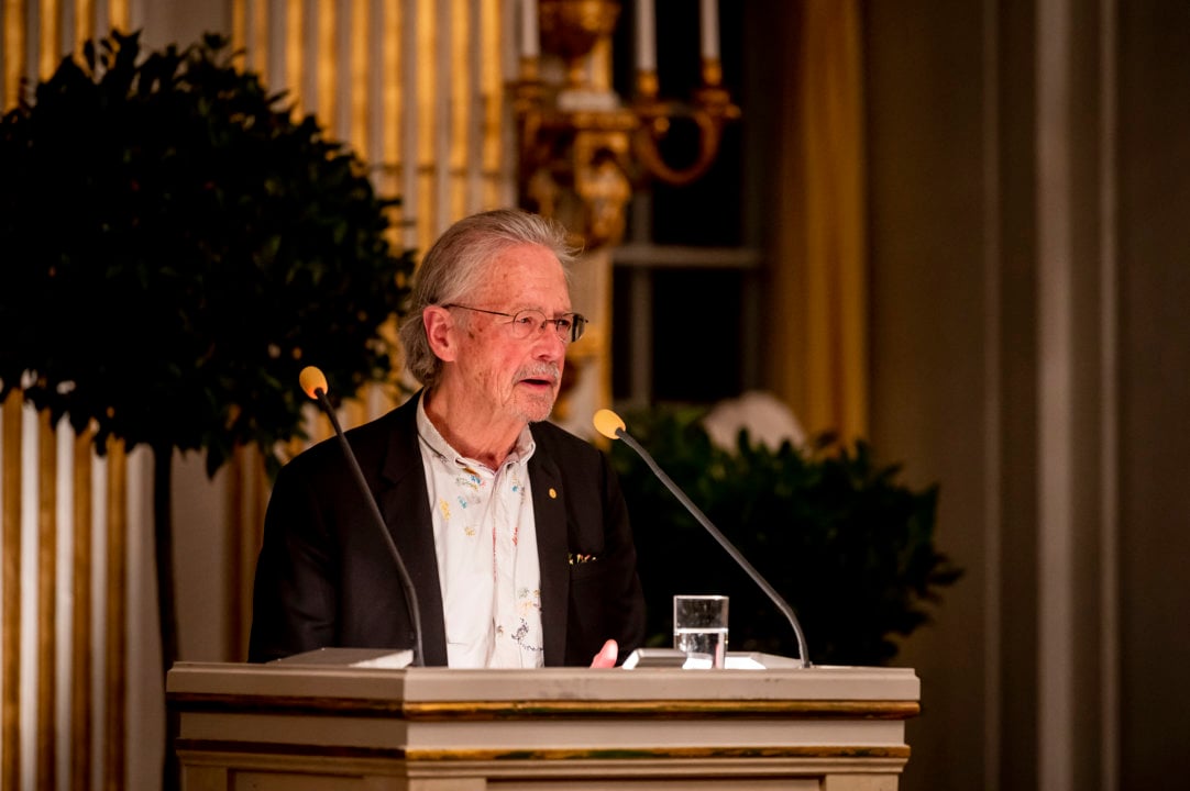 Peter Handke delivering his Nobel Lecture