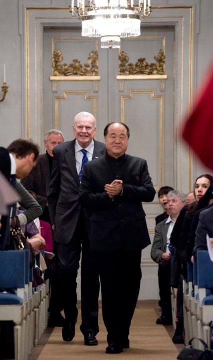 Mo Yan arrives to the Swedish Academy to deliver his Nobel Lecture