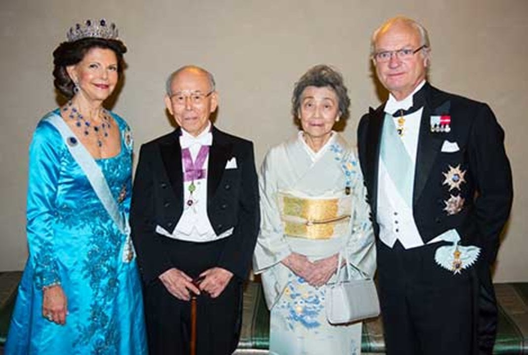 The Swedish Royals receive the Nobel Laureates and their significant others in the Prince's Gallery after the Nobel Banquet. From left to right: Her Majesty Queen Silvia, Isamu Akasaki, Mrs Ryoko Akasaki and His Majesty King Carl XVI Gustaf of Sweden.