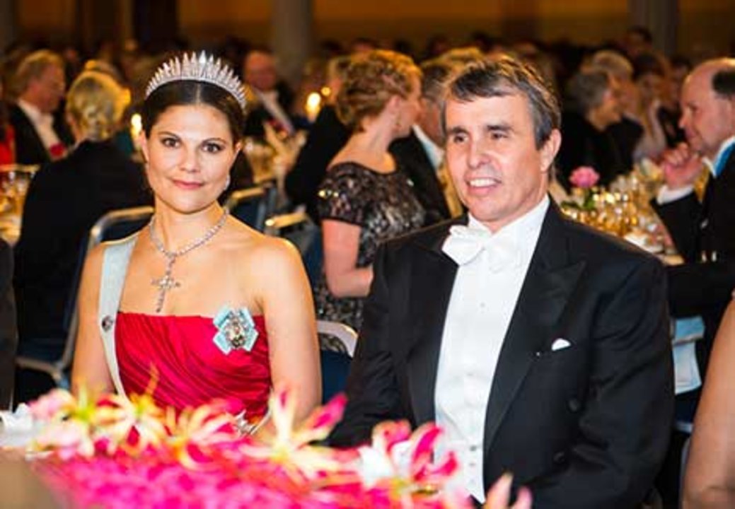 Sweden's Crown Princess Victoria and Eric Betzig at the table of honour at the Nobel Banquet.