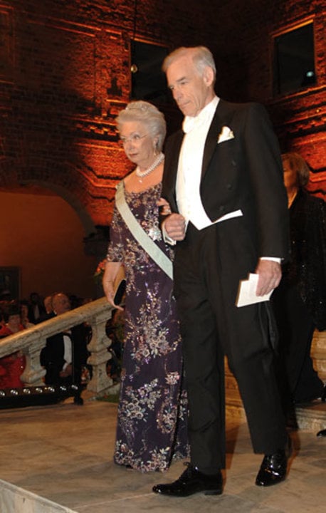 Christopher A. Sims arrives at the Nobel Banquet accompanied by Princess Christina Mrs Magnuson
