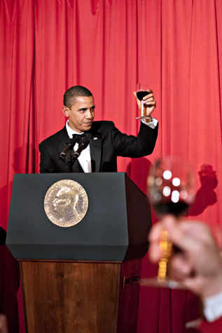 Barack H. Obama proposes a toast to Alfred Nobel at the Nobel Peace Prize Banquet