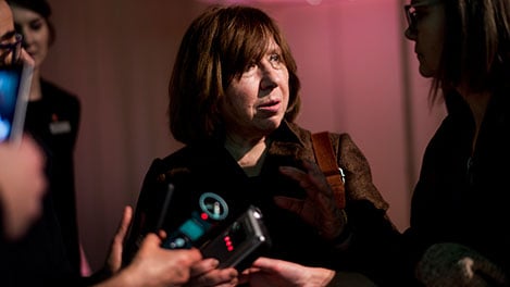 Svetlana Alexievich presenting her gift to the Nobel Museum's collection: one of her five tape recorders.