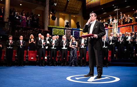 Eric Betzig blew a kiss at the Nobel Prize Award Ceremony