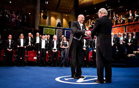 Chemistry Laureate Stefan W. Hell receiving his Nobel Prize