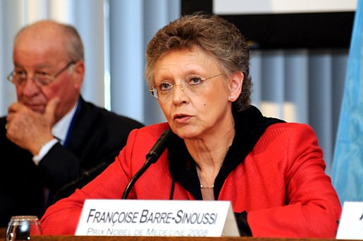 Françoise Barré-Sinoussi at a press conference