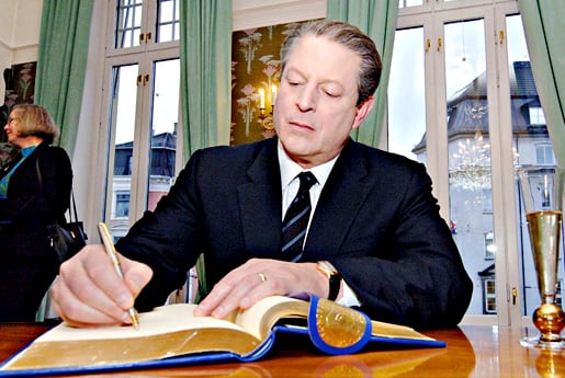 Al Gore signing the guest book at the Norwegian Nobel Institute
