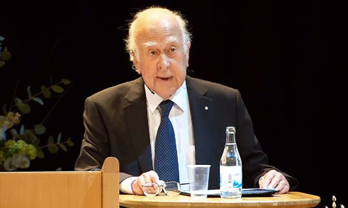 Peter Higgs delivering his Nobel Lecture