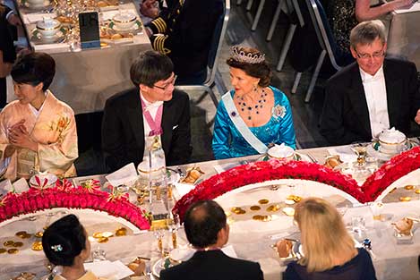 Hiroshi Amano and Her Majesty Queen Silvia of Sweden at the table of honour.