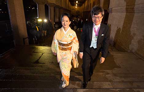 Hiroshi Amano arrives at the Nobel Banquet at the Stockholm City Hall on 10 December 2014, together with his wife, Mrs Kasumi Amano.