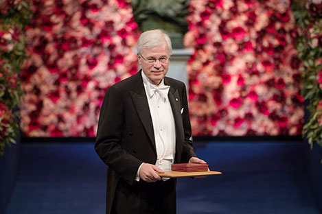 Bengt Holmström after receiving his Prize at the Stockholm Concert Hall