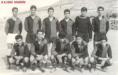 Picture of the Mardin Lisesi high school soccer team.