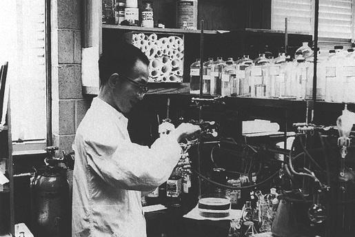 Professor Akira Suzuki working in the laboratory of Professor H.C. Brown