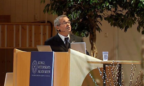 Arieh Warshel delivering his Nobel Lecture